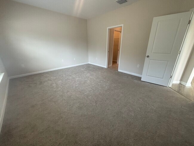 Building Photo - 137 Nighthawk Ln