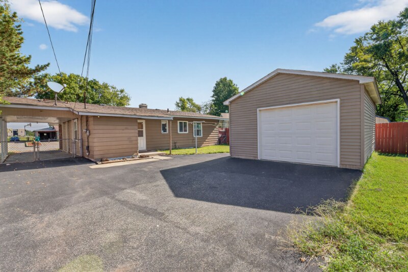 Building Photo - 816 St William Dr