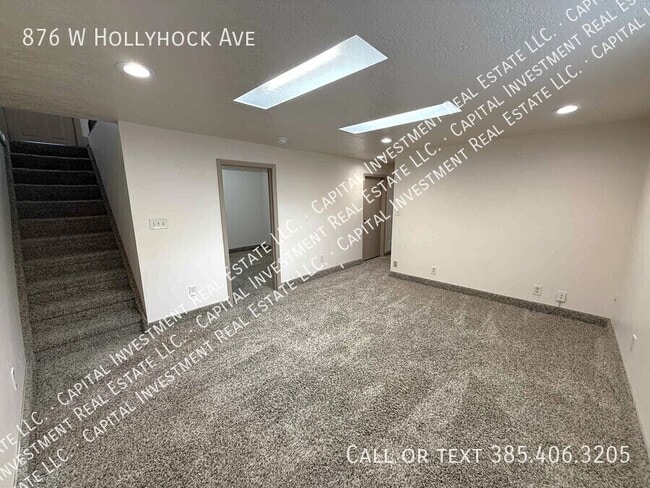 Building Photo - 876 Hollyhock Ave