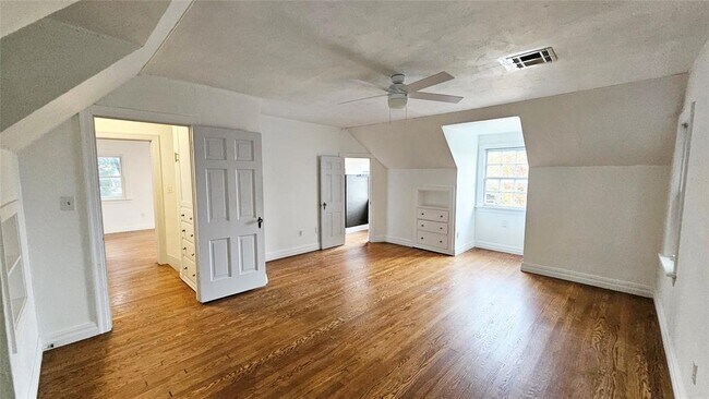 Building Photo - 2108 NW 25th St