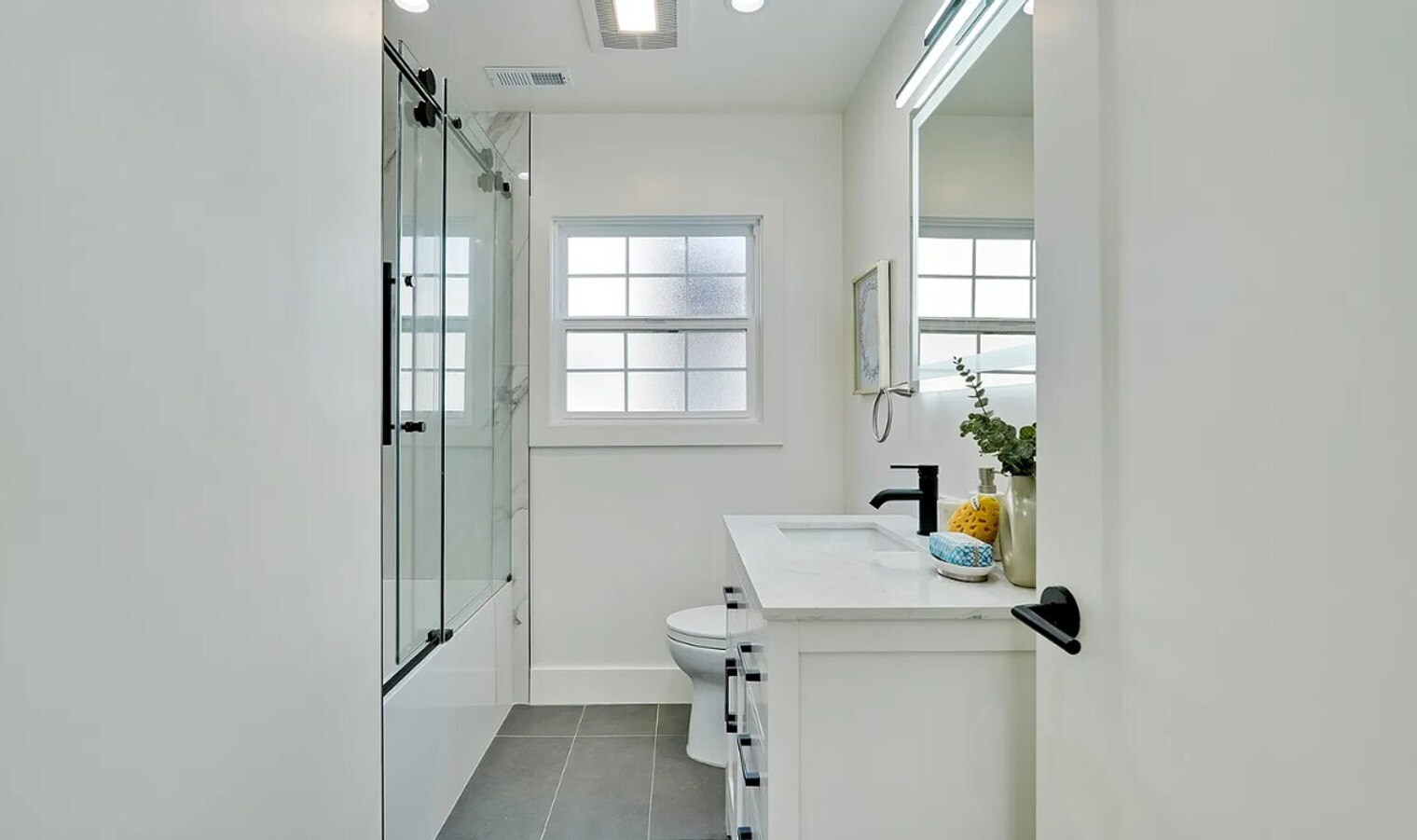 Building Photo - 331 San Antonio Ave