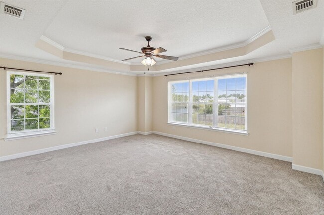 Building Photo - AVAILABLE JUNE [PETS PERMITTED]