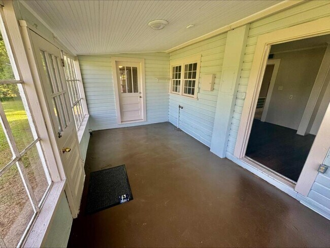 Building Photo - 23504 US-221