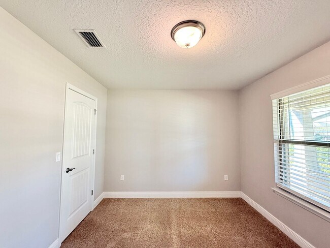 Building Photo - 4-Bedroom Craftsman Style Home - Winners Gait