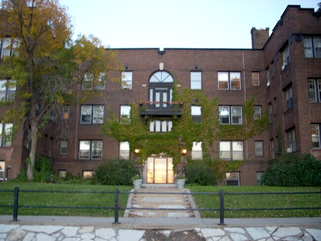 Building Photo - 234 N Mississippi River Blvd
