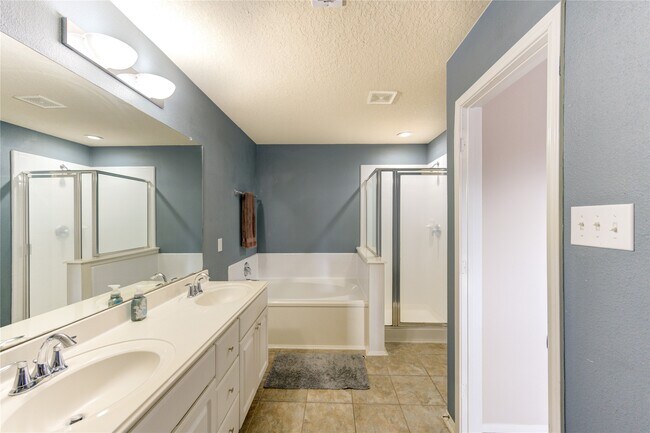 Building Photo - 2351 Urban Forest Ct