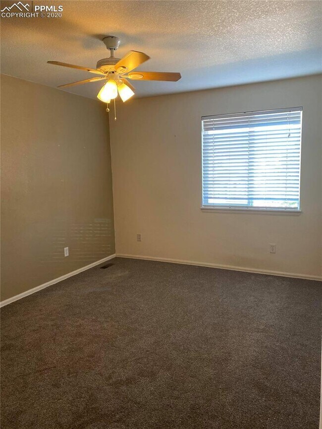Building Photo - 5710 Vermillion Bluffs Dr