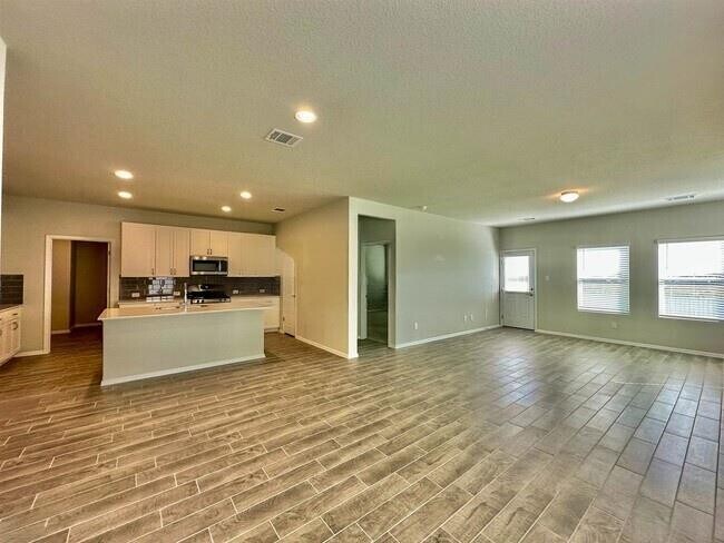 Building Photo - 140 Keltic Dr