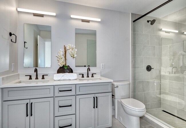 Building Photo - 62 Foundry St