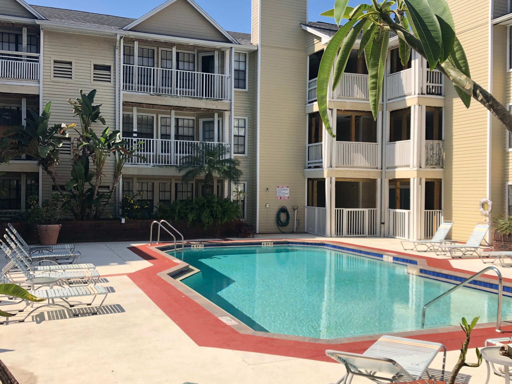 Building Photo - 1000 W Horatio St