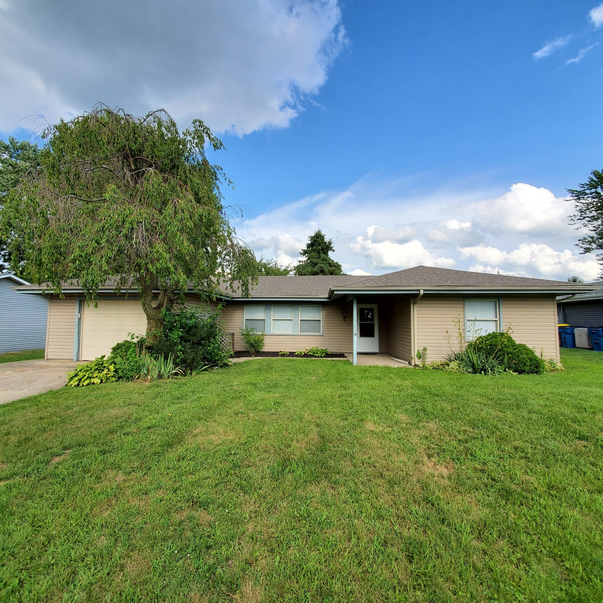 Building Photo - 16420 Willow Ridge Trail