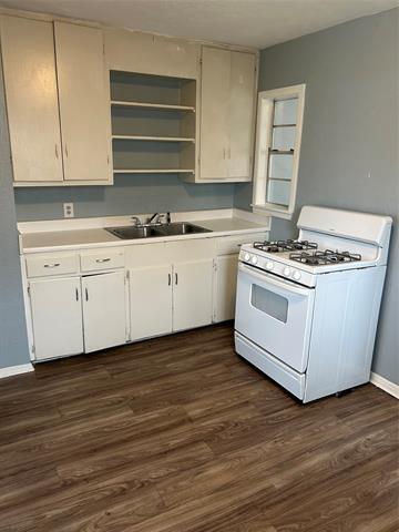 Building Photo - 409 Wildwood Dr