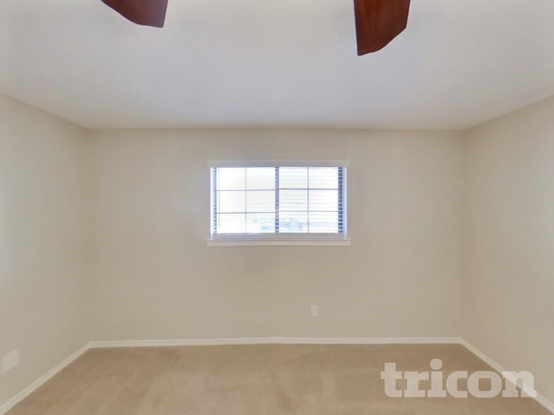 Building Photo - 7761 Grassland Dr