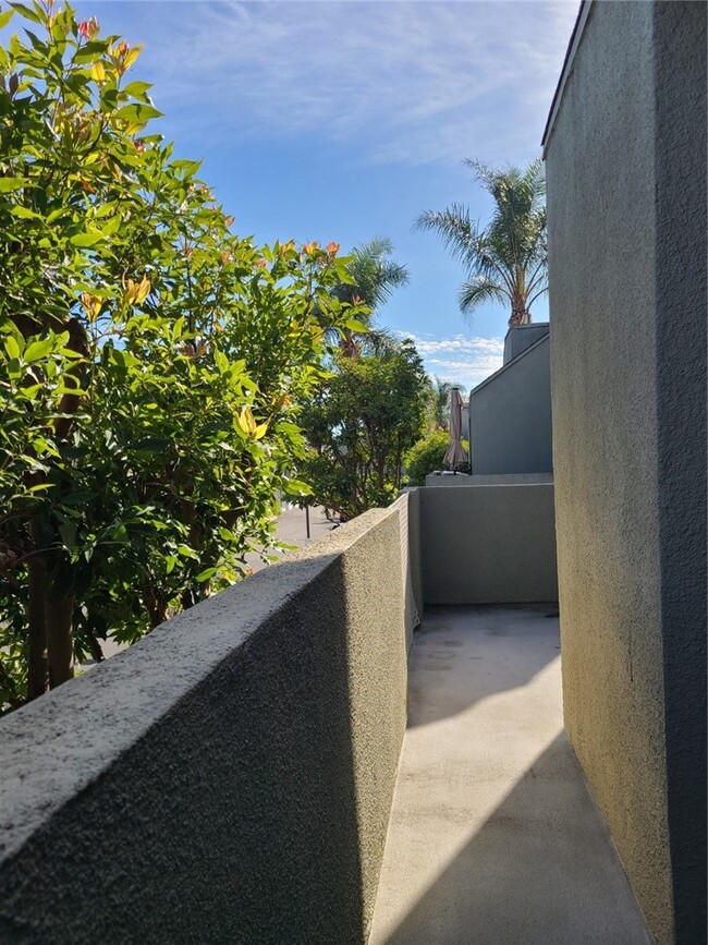 Building Photo - 17661 Sergio Cir