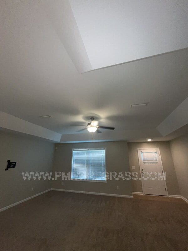 Building Photo - 214 Winterberry Way