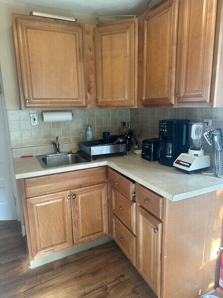 Apt B Kitchen - 84 Mount Hermon Way