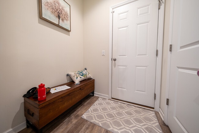 Building Photo - 5595 Queensland Ln N