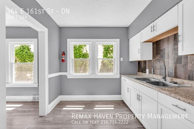 Building Photo - 364 E 161st St