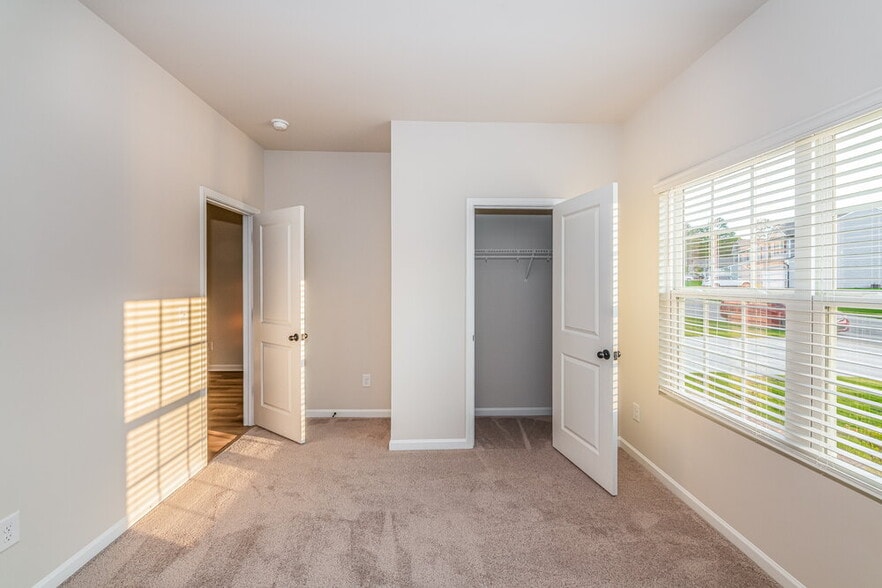 Building Photo - 90 Neuse Holw Ct
