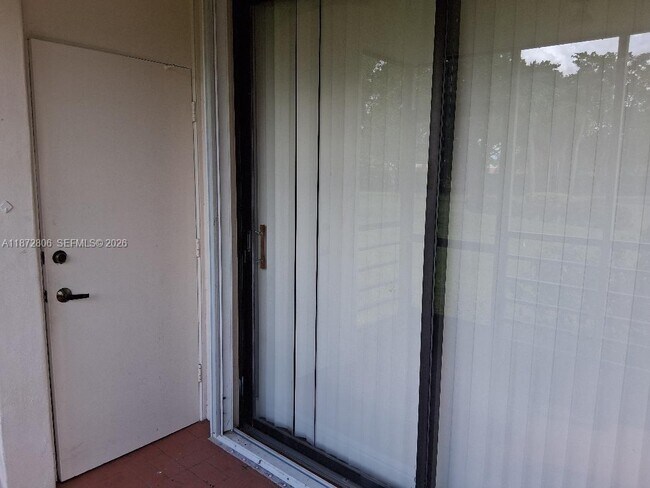 Building Photo - 1000 St Charles Pl