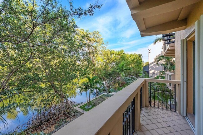 Building Photo - 6204 Paradise Point Dr