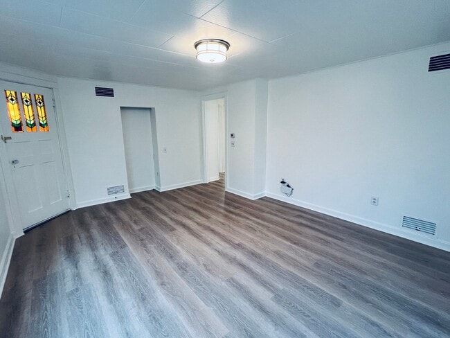 Building Photo - 3 bedroom, 1 bath home Sedro-Woolley