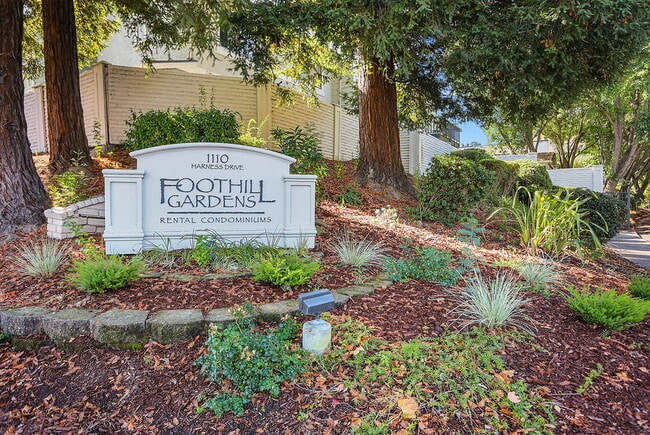 Building Photo - Foothill - Twin Creeks Condos