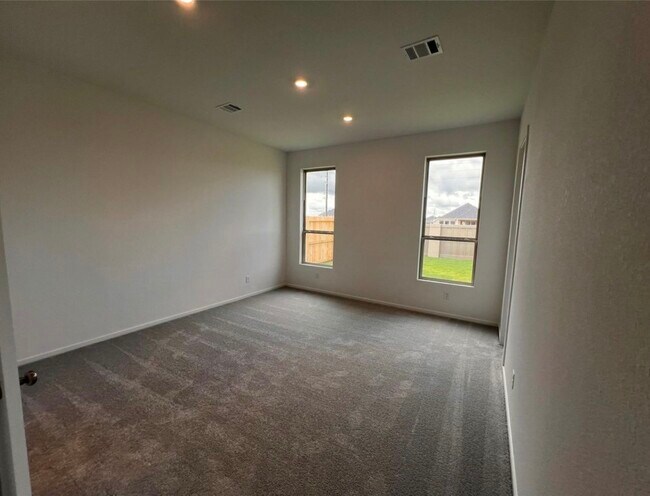 Building Photo - 31111 Riley Hts Dr