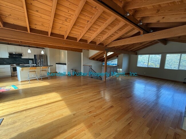 Building Photo - Spacious and Bright 3BR 2BA Seacliff Home - Close to the Beach!