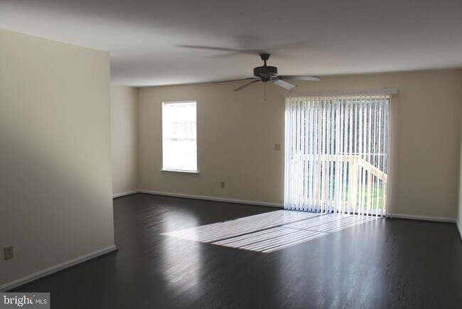 Building Photo - 8638 Chester Ct