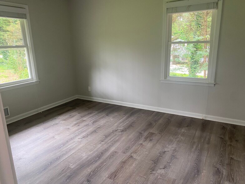 3rd bedroom - 851 Rockbridge Rd SW