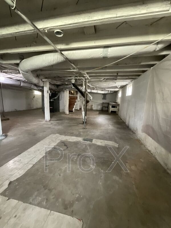 Building Photo - 211 E Adams St