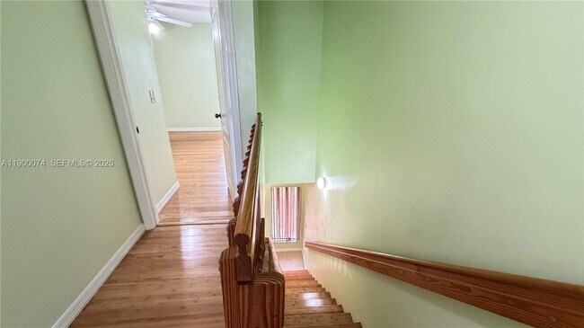 Building Photo - 870 NE 212th Terrace