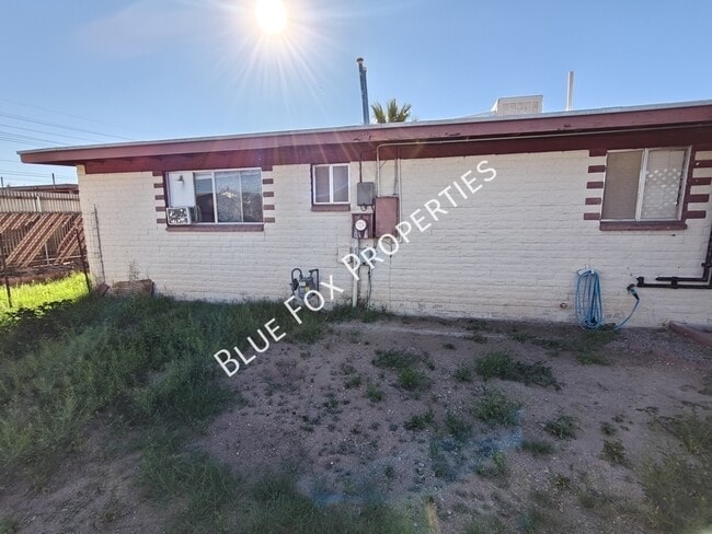 Building Photo - 3755 S Amos Pl