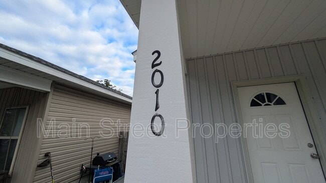 Building Photo - 2010 W Gregory St