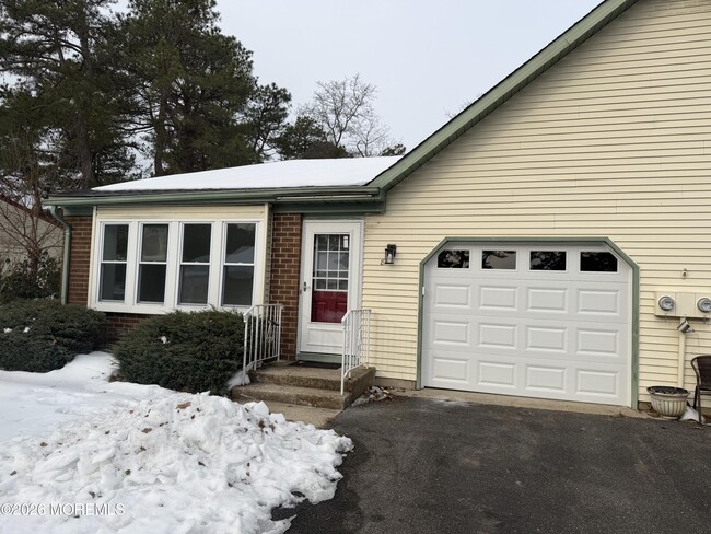 Building Photo - 8A Canton Dr