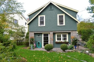 Building Photo - Winter Rental: Available Now-May 31