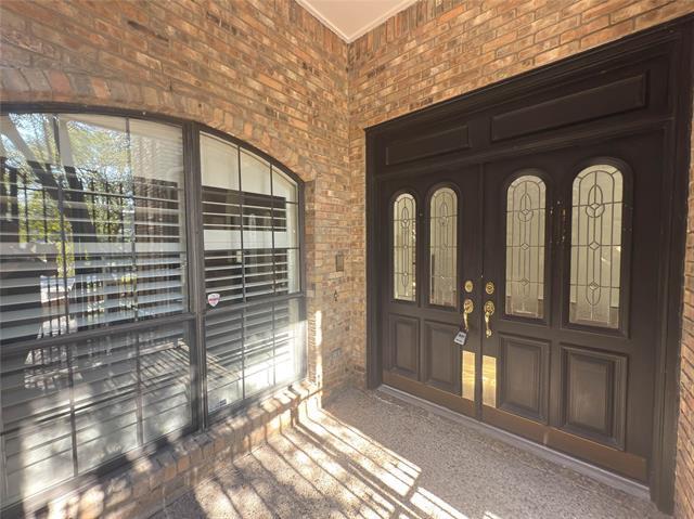 Building Photo - 5991 Lindenshire Ln