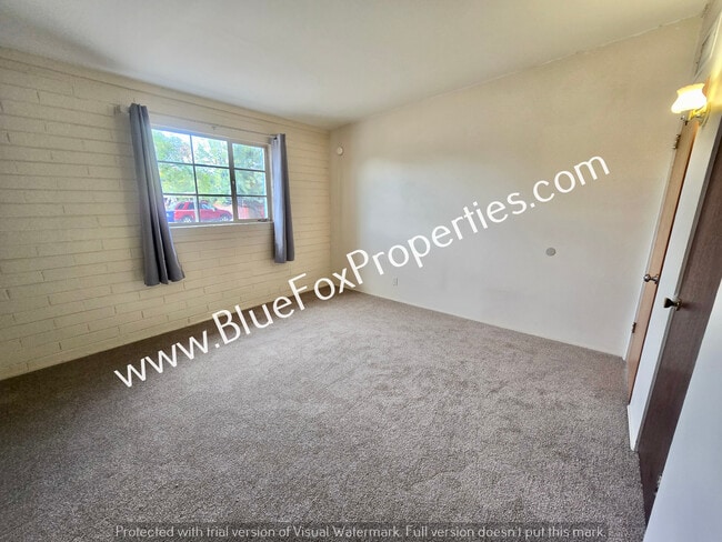 Building Photo - 3240 E Halcyon Pl