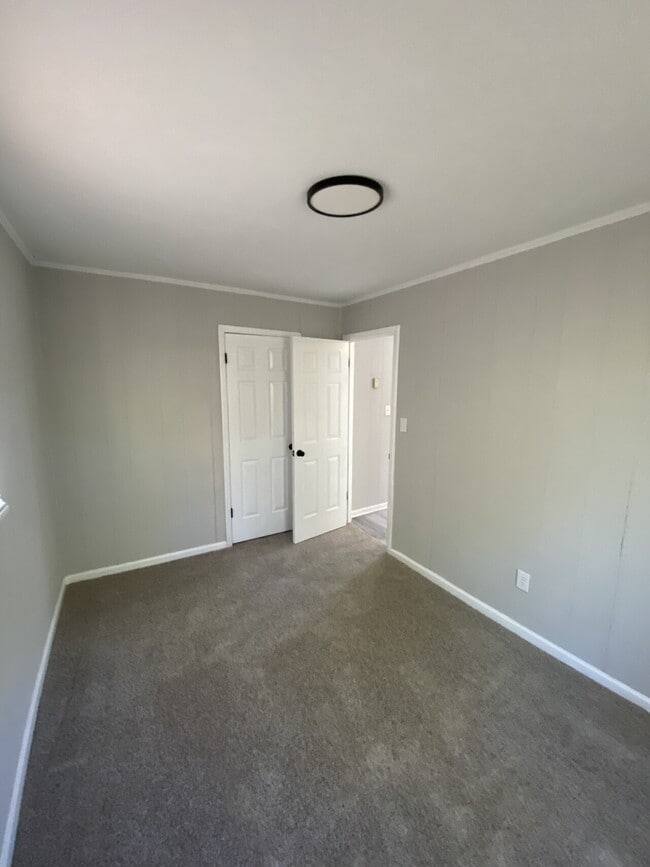 Building Photo - 913 N Weldon St