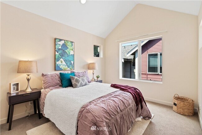 Building Photo - Columbia City Beauty with option to purcha...