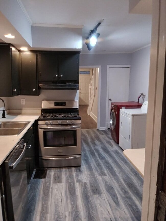 Building Photo - 1022 Marshall Ave