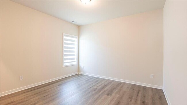 Building Photo - 38 Winding Rose Dr
