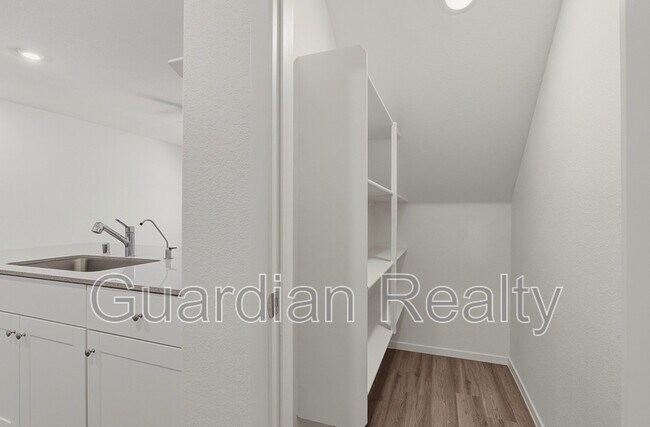 Building Photo - 503 Blue Ridge Cove Ct