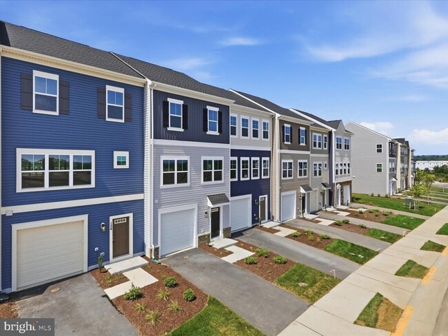 Building Photo - 124 SWANSONG Pl