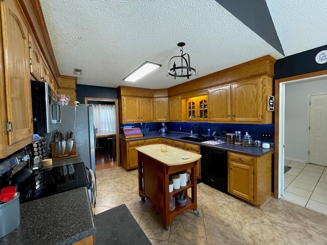 Building Photo - 350 Katydid St