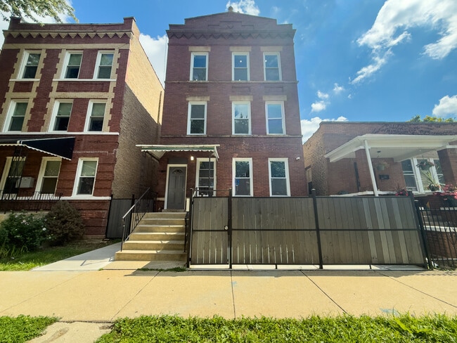 Primary Photo - 1015 N Lawndale Ave