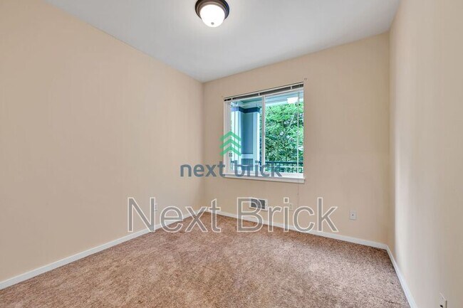 Building Photo - 107 164th St SE
