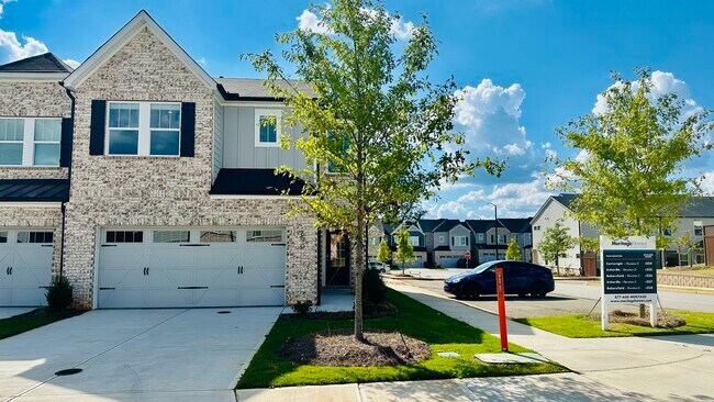 Building Photo - 690 Gabby Pt SW