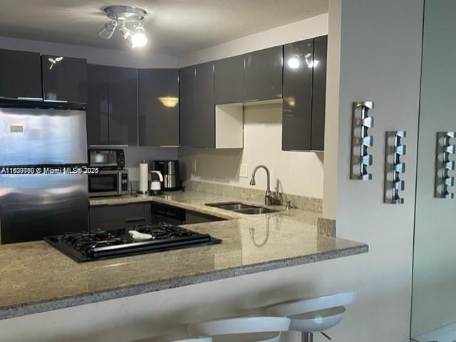Building Photo - 2030 S Ocean Dr